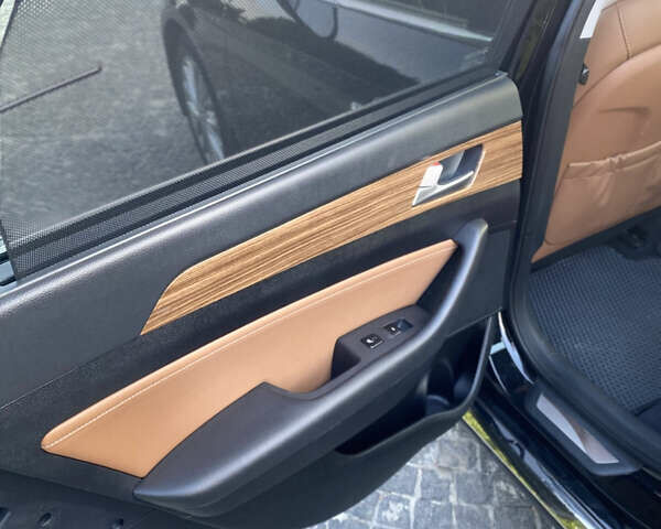 Чорний Хендай Соната, об'ємом двигуна 2.36 л та пробігом 170 тис. км за 13500 $, фото 15 на Automoto.ua