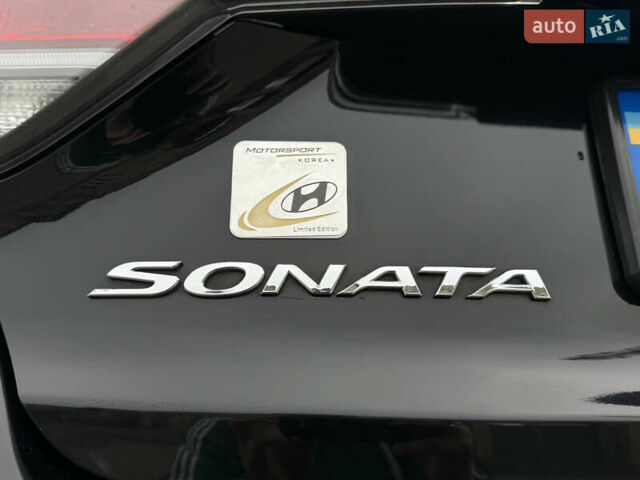 Черный Хендай Соната, объемом двигателя 2 л и пробегом 117 тыс. км за 13500 $, фото 18 на Automoto.ua