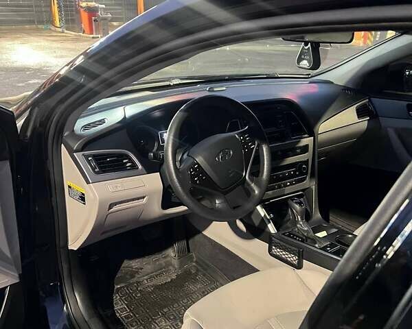 Черный Хендай Соната, объемом двигателя 2.36 л и пробегом 240 тыс. км за 8500 $, фото 12 на Automoto.ua