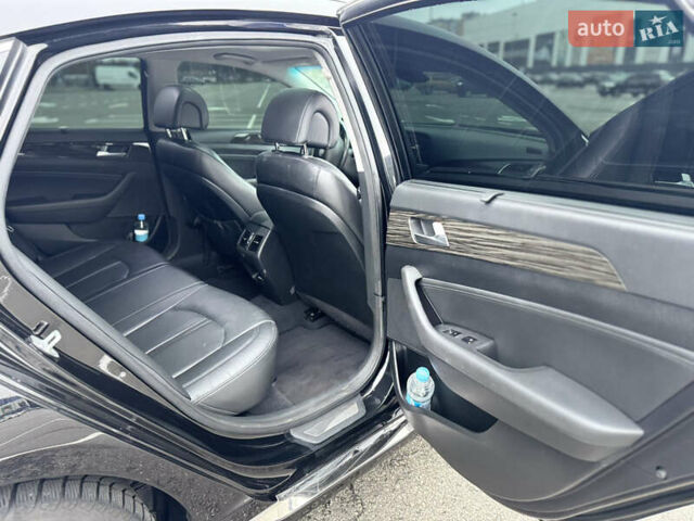 Черный Хендай Соната, объемом двигателя 2.4 л и пробегом 250 тыс. км за 10500 $, фото 14 на Automoto.ua