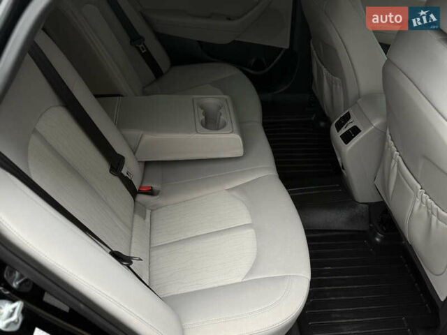 Черный Хендай Соната, объемом двигателя 2 л и пробегом 117 тыс. км за 13500 $, фото 27 на Automoto.ua