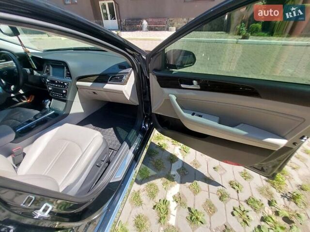 Черный Хендай Соната, объемом двигателя 2.36 л и пробегом 140 тыс. км за 12600 $, фото 13 на Automoto.ua