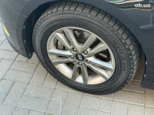 Черный Хендай Соната, объемом двигателя 2.4 л и пробегом 180 тыс. км за 9440 $, фото 7 на Automoto.ua