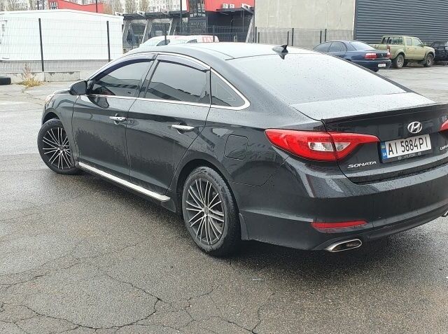 Черный Хендай Соната, объемом двигателя 2.4 л и пробегом 117 тыс. км за 13500 $, фото 7 на Automoto.ua