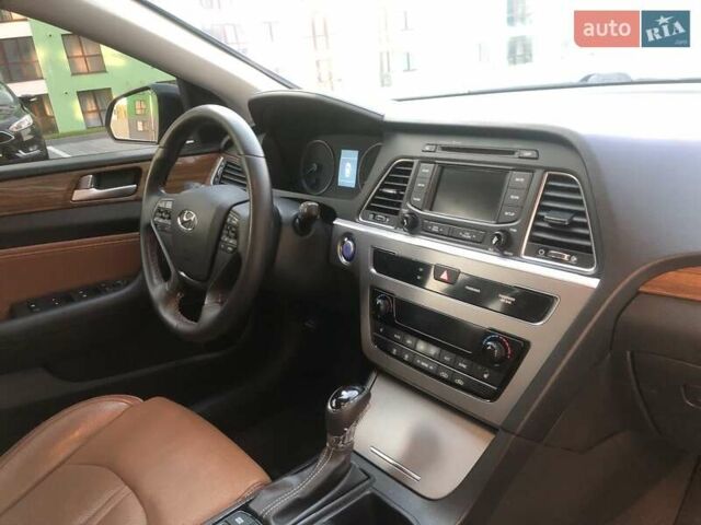 Чорний Хендай Соната, об'ємом двигуна 2.36 л та пробігом 150 тис. км за 10700 $, фото 16 на Automoto.ua