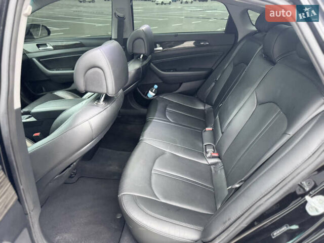 Черный Хендай Соната, объемом двигателя 2.4 л и пробегом 250 тыс. км за 10500 $, фото 21 на Automoto.ua