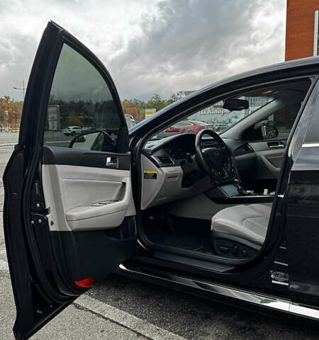 Черный Хендай Соната, объемом двигателя 2.4 л и пробегом 150 тыс. км за 13400 $, фото 7 на Automoto.ua