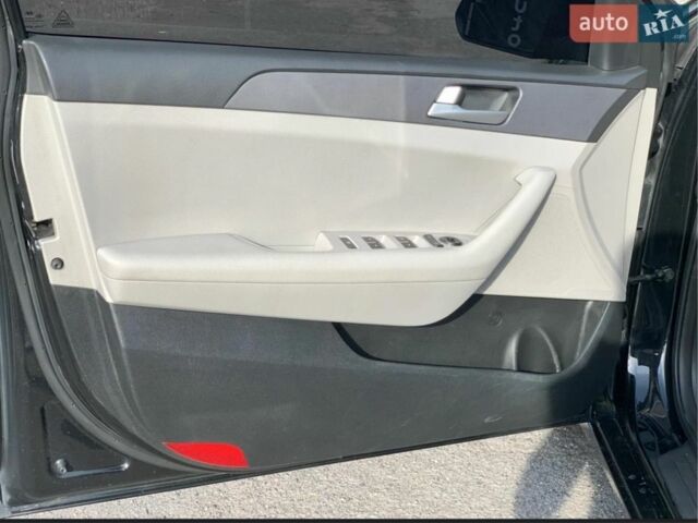 Черный Хендай Соната, объемом двигателя 2.4 л и пробегом 256 тыс. км за 10500 $, фото 10 на Automoto.ua