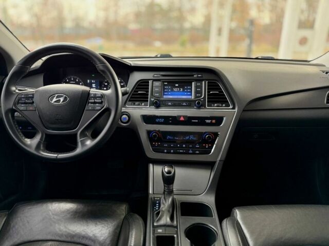 Чорний Хендай Соната, об'ємом двигуна 2.4 л та пробігом 145 тис. км за 9599 $, фото 14 на Automoto.ua