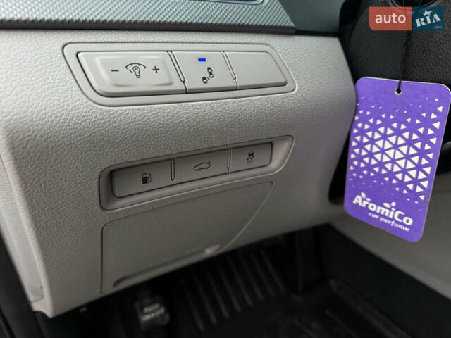 Черный Хендай Соната, объемом двигателя 2 л и пробегом 117 тыс. км за 13500 $, фото 25 на Automoto.ua