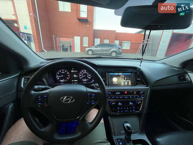 Черный Хендай Соната, объемом двигателя 2.36 л и пробегом 110 тыс. км за 12500 $, фото 8 на Automoto.ua