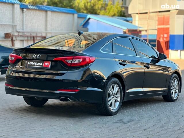 Черный Хендай Соната, объемом двигателя 2.4 л и пробегом 180 тыс. км за 9440 $, фото 4 на Automoto.ua