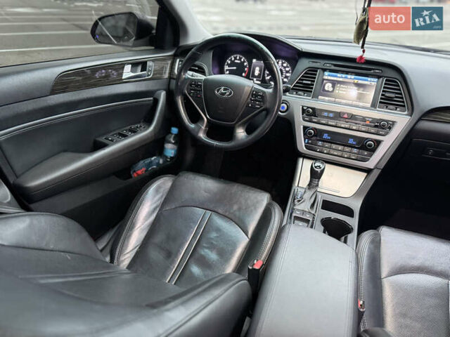 Черный Хендай Соната, объемом двигателя 2.4 л и пробегом 250 тыс. км за 10500 $, фото 20 на Automoto.ua