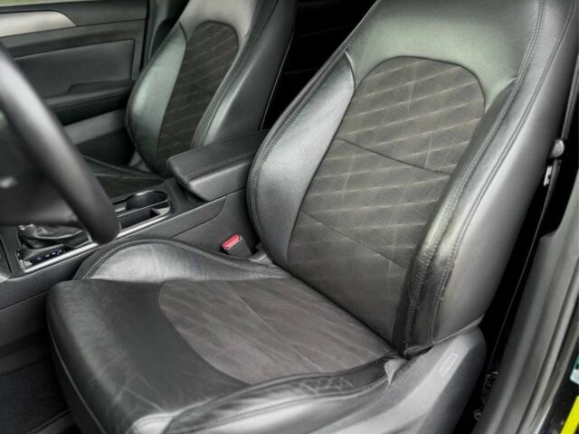 Чорний Хендай Соната, об'ємом двигуна 2.4 л та пробігом 145 тис. км за 9599 $, фото 9 на Automoto.ua