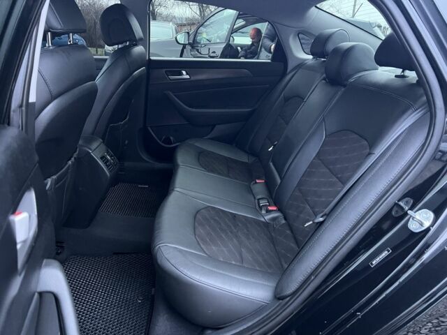 Черный Хендай Соната, объемом двигателя 2.4 л и пробегом 152 тыс. км за 9450 $, фото 6 на Automoto.ua