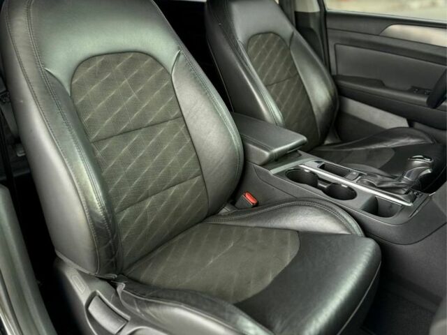 Чорний Хендай Соната, об'ємом двигуна 2.4 л та пробігом 145 тис. км за 9599 $, фото 22 на Automoto.ua