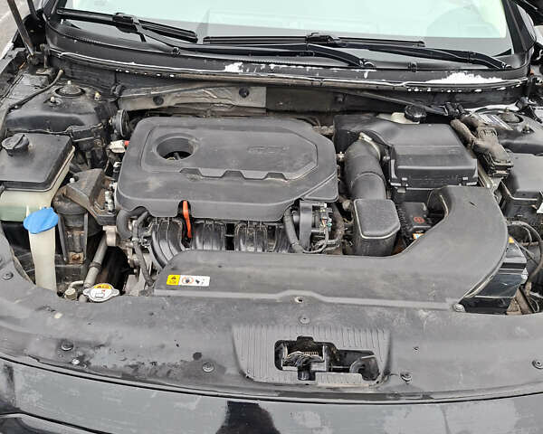 Черный Хендай Соната, объемом двигателя 2.36 л и пробегом 230 тыс. км за 9300 $, фото 13 на Automoto.ua