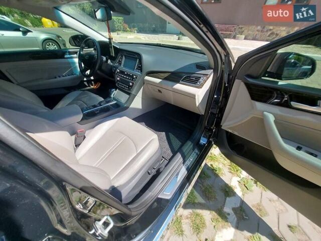 Черный Хендай Соната, объемом двигателя 2.36 л и пробегом 140 тыс. км за 12600 $, фото 12 на Automoto.ua