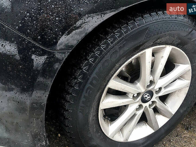 Чорний Хендай Соната, об'ємом двигуна 2.36 л та пробігом 260 тис. км за 9000 $, фото 9 на Automoto.ua