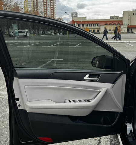 Черный Хендай Соната, объемом двигателя 2.4 л и пробегом 150 тыс. км за 13400 $, фото 8 на Automoto.ua