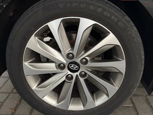 Чорний Хендай Соната, об'ємом двигуна 2.36 л та пробігом 145 тис. км за 9799 $, фото 25 на Automoto.ua