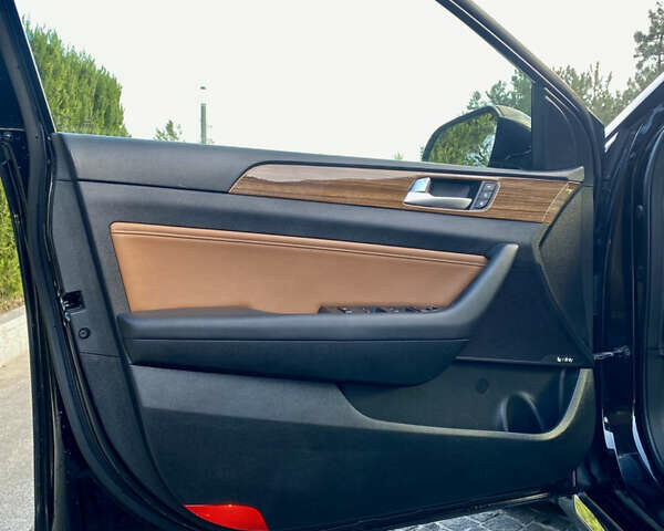 Чорний Хендай Соната, об'ємом двигуна 2.36 л та пробігом 170 тис. км за 13500 $, фото 12 на Automoto.ua