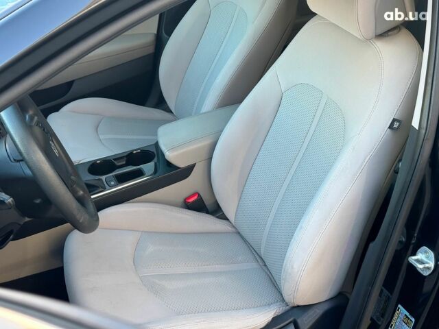 Черный Хендай Соната, объемом двигателя 2.4 л и пробегом 180 тыс. км за 9440 $, фото 10 на Automoto.ua