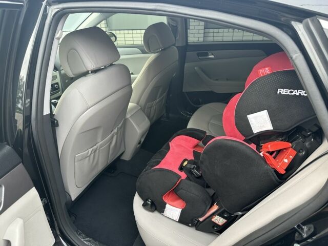 Черный Хендай Соната, объемом двигателя 2.4 л и пробегом 139 тыс. км за 10500 $, фото 8 на Automoto.ua