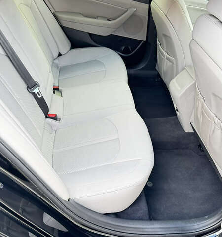 Черный Хендай Соната, объемом двигателя 2.4 л и пробегом 150 тыс. км за 13400 $, фото 19 на Automoto.ua