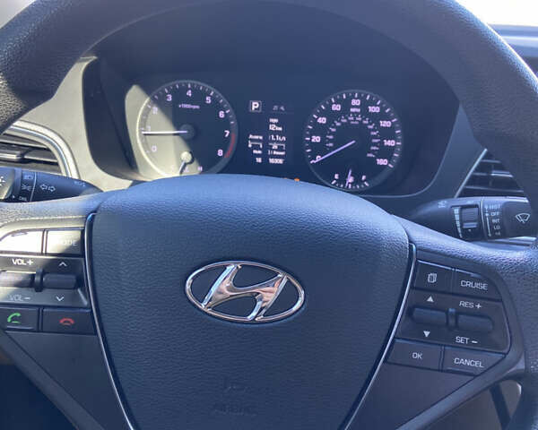 Черный Хендай Соната, объемом двигателя 2.36 л и пробегом 171 тыс. км за 9500 $, фото 4 на Automoto.ua