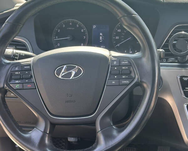 Черный Хендай Соната, объемом двигателя 2.36 л и пробегом 104 тыс. км за 12000 $, фото 6 на Automoto.ua