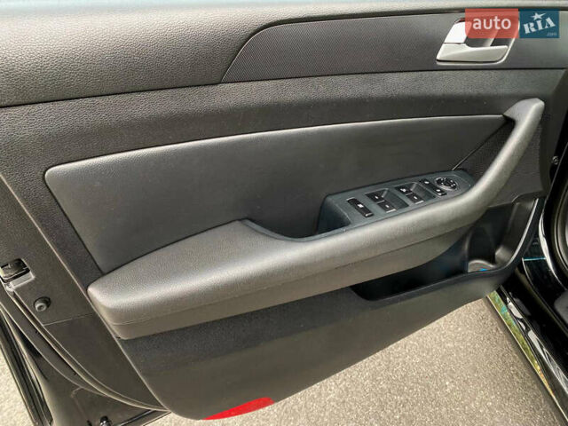 Черный Хендай Соната, объемом двигателя 2.36 л и пробегом 243 тыс. км за 10850 $, фото 26 на Automoto.ua