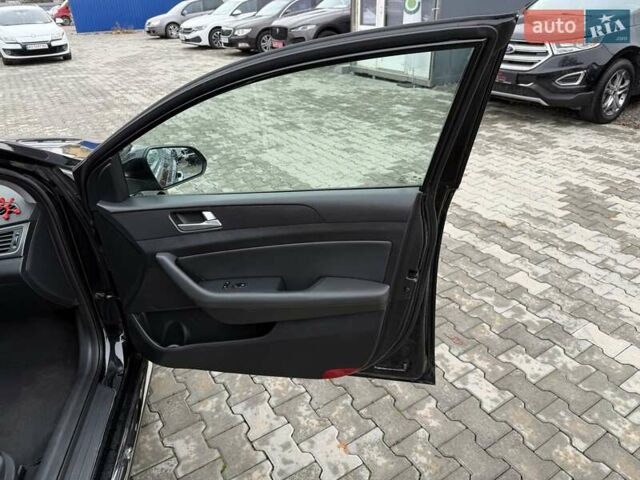 Черный Хендай Соната, объемом двигателя 2.36 л и пробегом 130 тыс. км за 10700 $, фото 29 на Automoto.ua