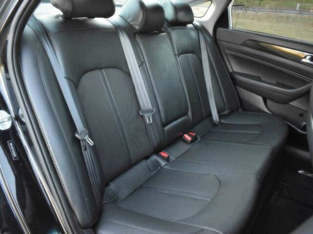 Черный Хендай Соната, объемом двигателя 2.4 л и пробегом 74 тыс. км за 1800 $, фото 9 на Automoto.ua