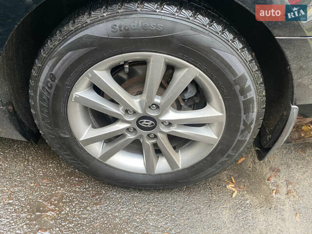 Черный Хендай Соната, объемом двигателя 2.36 л и пробегом 133 тыс. км за 10800 $, фото 19 на Automoto.ua