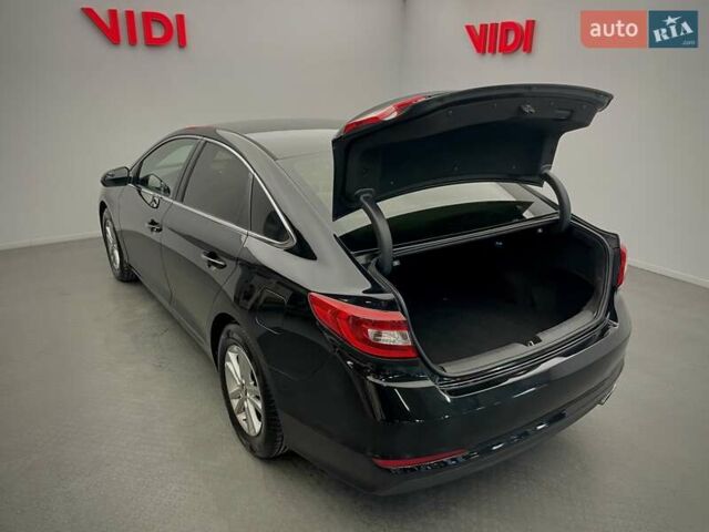 Черный Хендай Соната, объемом двигателя 2.4 л и пробегом 173 тыс. км за 10900 $, фото 6 на Automoto.ua