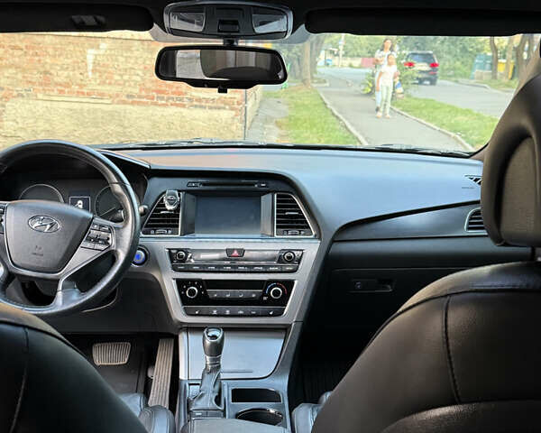 Чорний Хендай Соната, об'ємом двигуна 2.4 л та пробігом 150 тис. км за 10000 $, фото 9 на Automoto.ua