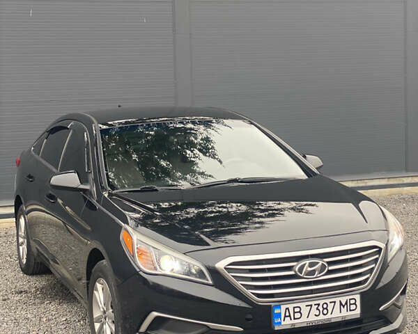 Черный Хендай Соната, объемом двигателя 2.36 л и пробегом 153 тыс. км за 8900 $, фото 3 на Automoto.ua