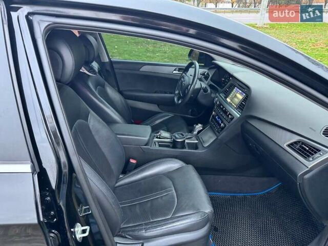 Чорний Хендай Соната, об'ємом двигуна 2 л та пробігом 210 тис. км за 12999 $, фото 12 на Automoto.ua