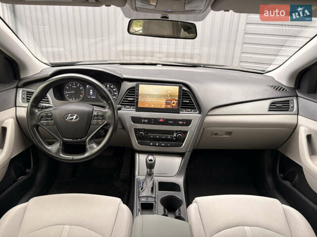 Черный Хендай Соната, объемом двигателя 2.36 л и пробегом 158 тыс. км за 9900 $, фото 12 на Automoto.ua