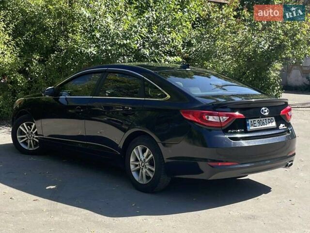 Черный Хендай Соната, объемом двигателя 2.4 л и пробегом 169 тыс. км за 10900 $, фото 5 на Automoto.ua