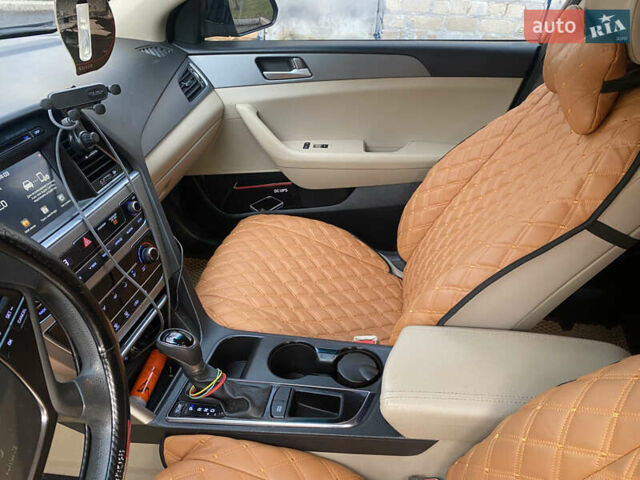 Черный Хендай Соната, объемом двигателя 2.36 л и пробегом 133 тыс. км за 10800 $, фото 13 на Automoto.ua