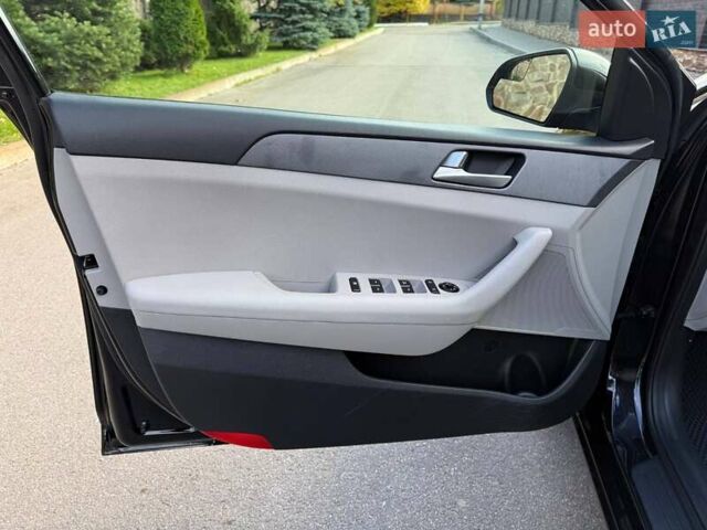 Хендай Соната 2016 в Киеве на Automoto.ua Черный Хендай Соната, объемом двигателя 2.36 л и пробегом 167 тыс. км за 10300 $, фото 20 на Automoto.ua