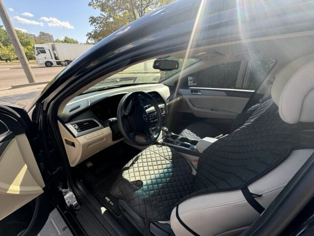 Чорний Хендай Соната, об'ємом двигуна 2.4 л та пробігом 159 тис. км за 10000 $, фото 5 на Automoto.ua