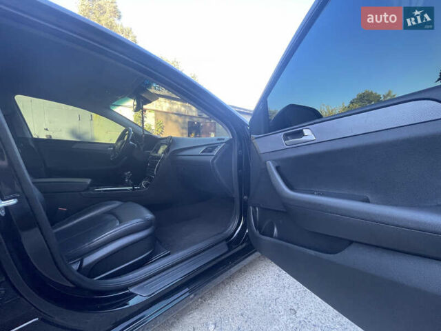 Черный Хендай Соната, объемом двигателя 2 л и пробегом 216 тыс. км за 15555 $, фото 10 на Automoto.ua