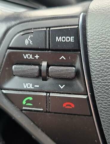 Чорний Хендай Соната, об'ємом двигуна 2.36 л та пробігом 159 тис. км за 12450 $, фото 39 на Automoto.ua