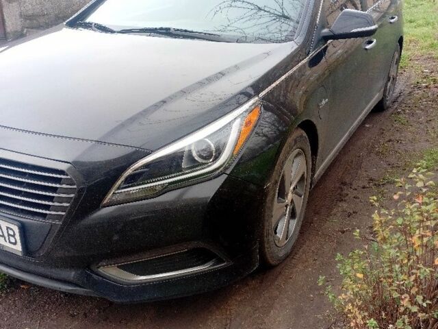 Черный Хендай Соната, объемом двигателя 2 л и пробегом 290 тыс. км за 9000 $, фото 2 на Automoto.ua