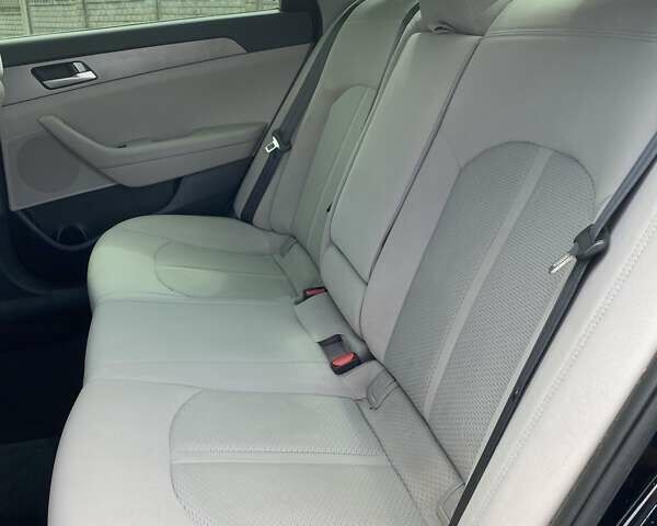 Чорний Хендай Соната, об'ємом двигуна 2.36 л та пробігом 120 тис. км за 12700 $, фото 8 на Automoto.ua