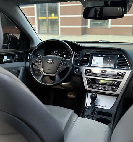 Черный Хендай Соната, объемом двигателя 2 л и пробегом 120 тыс. км за 17199 $, фото 30 на Automoto.ua