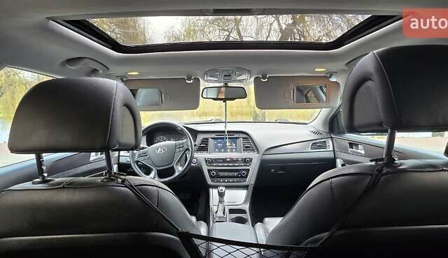 Чорний Хендай Соната, об'ємом двигуна 2.36 л та пробігом 159 тис. км за 12450 $, фото 28 на Automoto.ua